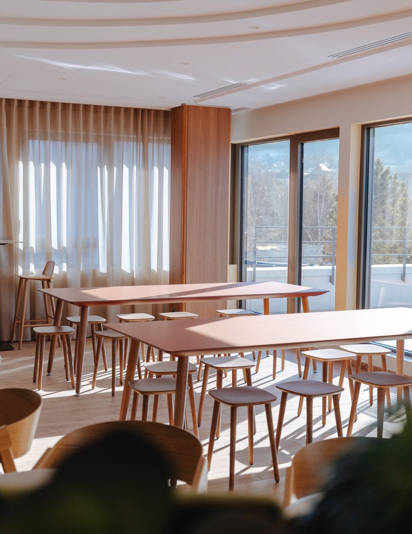 Salle de réunion moderne et lumineuse